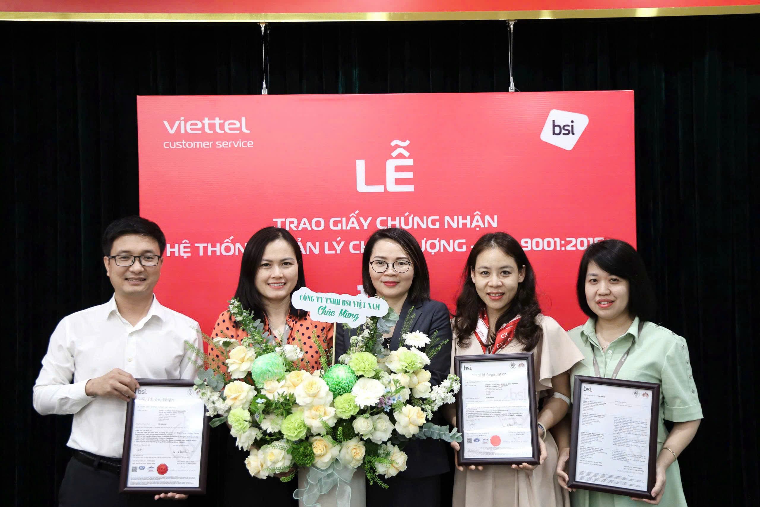 Viettel Customer Service đạt chứng nhận ISO 9001:2015 cho hệ thống quản lý chất lượng theo tiêu chuẩn quốc tế